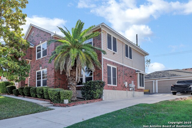 Listing photo id 0 for 1611 Springhouse