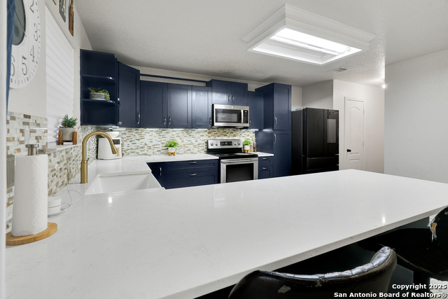 Image 11 of 28 For 10618 Manor Creek