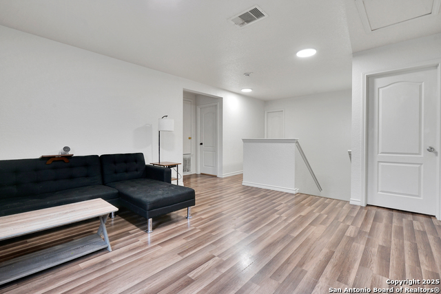 Image 12 of 28 For 10618 Manor Creek