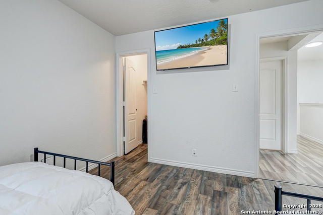 Image 21 of 28 For 10618 Manor Creek