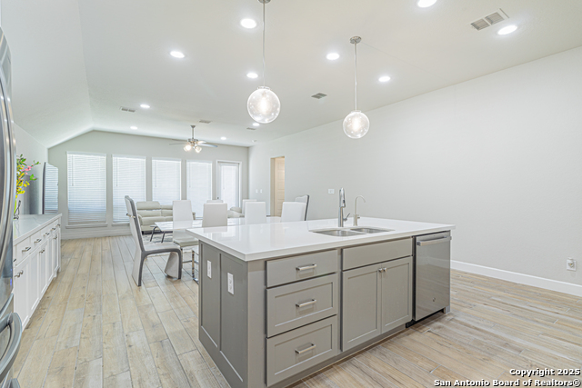 Listing photo id 16 for 9328 Trestle Creek