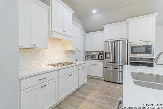 Listing photo id 18 for 9328 Trestle Creek