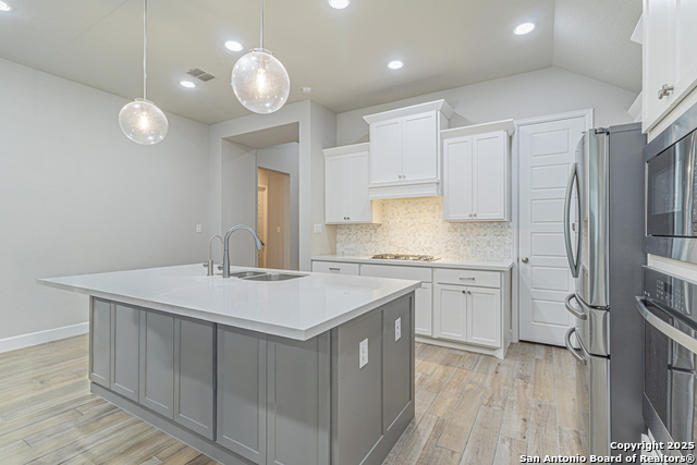 Listing photo id 19 for 9328 Trestle Creek