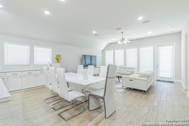 Listing photo id 24 for 9328 Trestle Creek