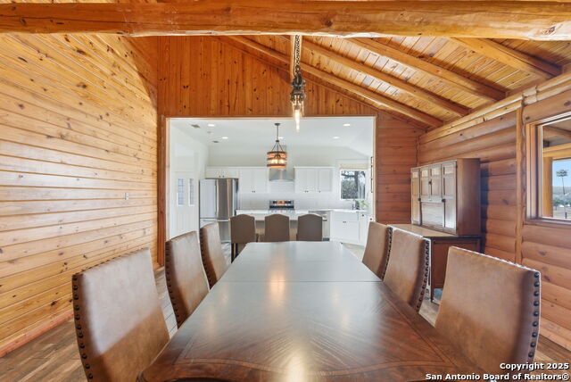 Listing photo id 9 for 10700 Fm 32  