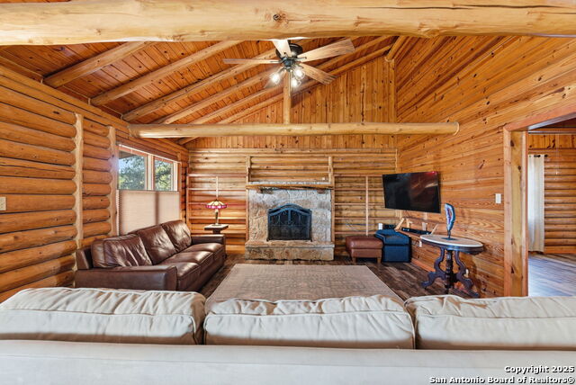 Listing photo id 11 for 10700 Fm 32  