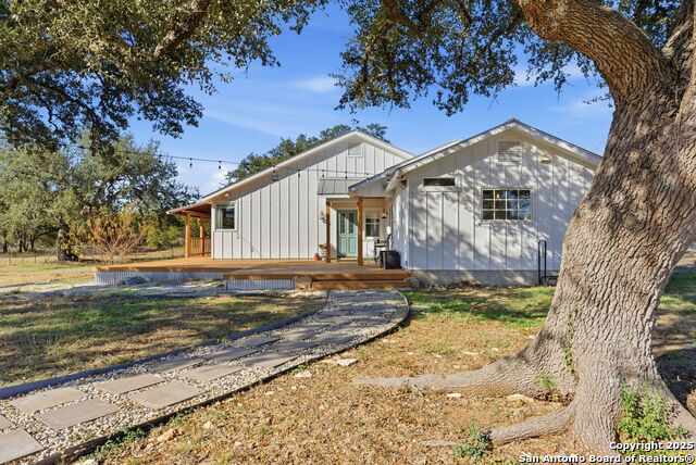 Listing photo id 1 for 10700 Fm 32  