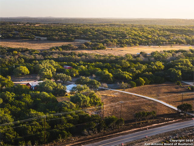 Listing photo id 33 for 10700 Fm 32  