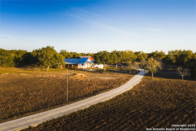 Listing photo id 2 for 10700 Fm 32  