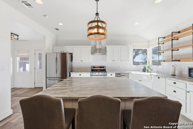 Listing photo id 5 for 10700 Fm 32  