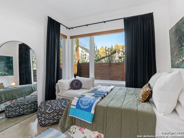 Listing photo id 10 for 512 Sacramento Dr, Unit A  A