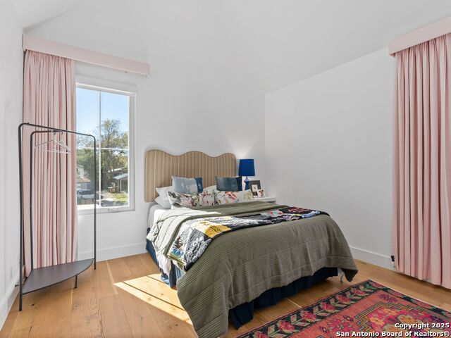 Listing photo id 13 for 512 Sacramento Dr, Unit A  A