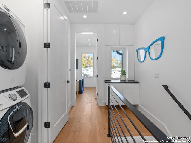 Listing photo id 18 for 512 Sacramento Dr, Unit A  A