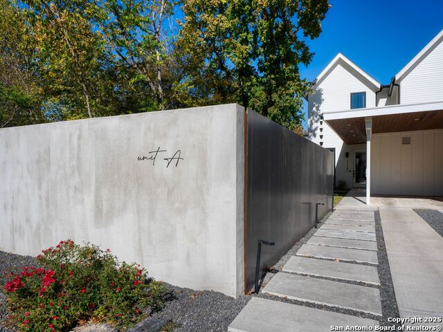 Listing photo id 22 for 512 Sacramento Dr, Unit A  A