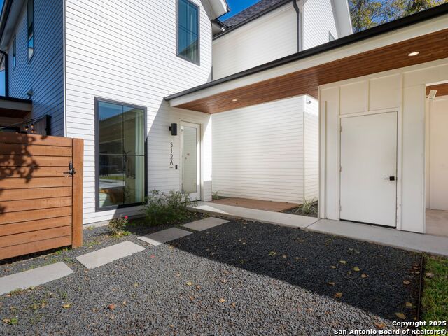 Listing photo id 25 for 512 Sacramento Dr, Unit A  A