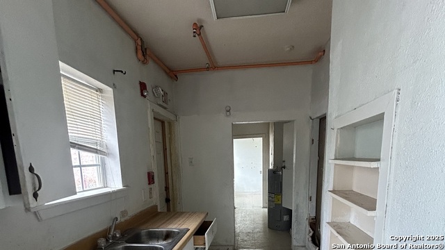 Listing photo id 9 for 903 West Craig Pl