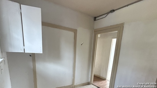 Listing photo id 29 for 903 West Craig Pl