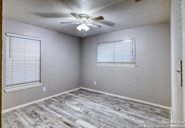 Image 27 of 36 For 141 Cottonwood St