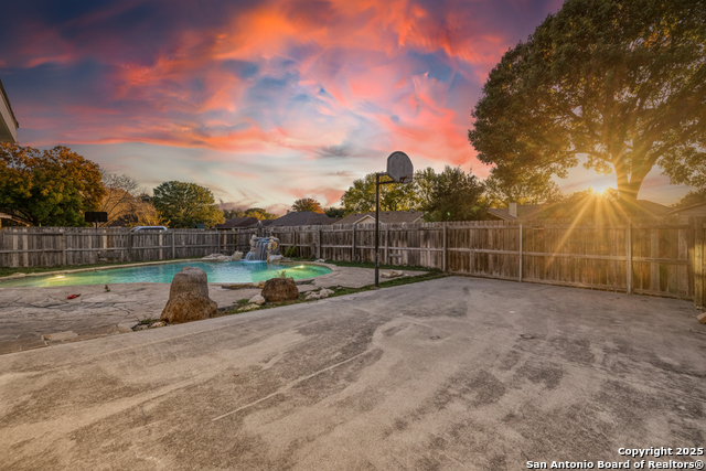 Image 7 of 36 For 141 Cottonwood St