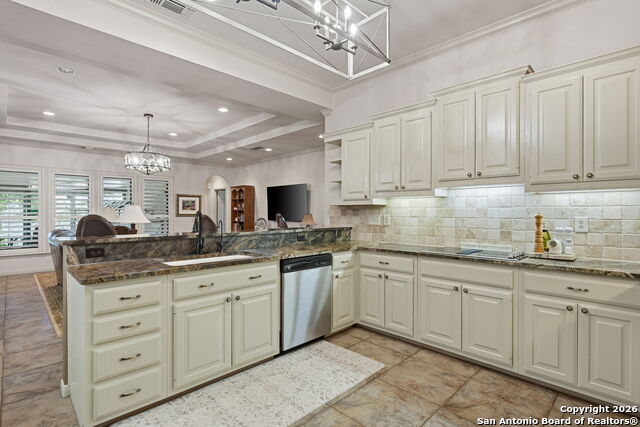 Image 18 of 49 For 8240 Pimlico Ln