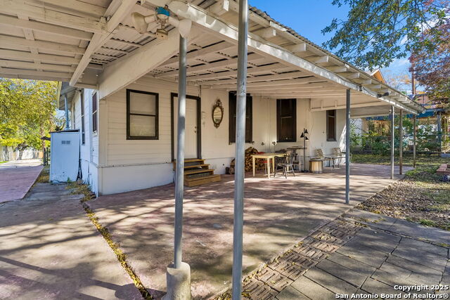 Image 17 of 19 For 218 Coleman  