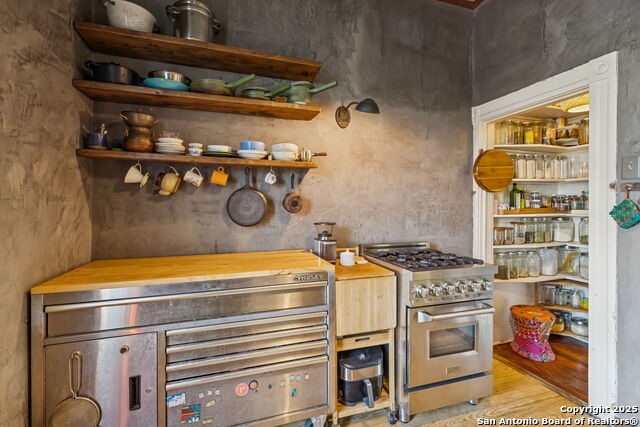 Image 6 of 19 For 218 Coleman  