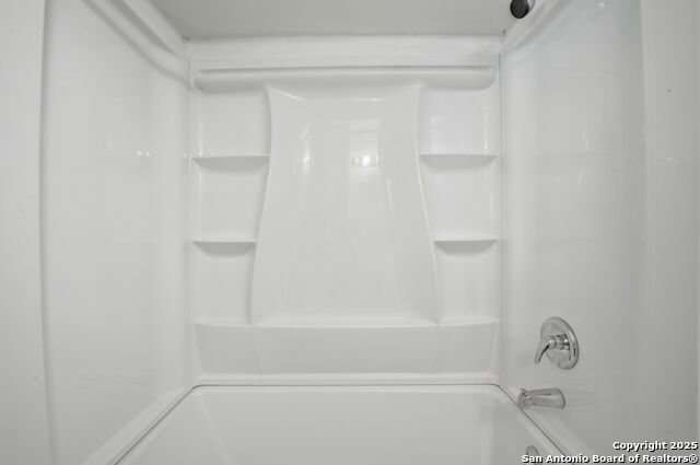 Listing photo id 13 for 107 Northgate