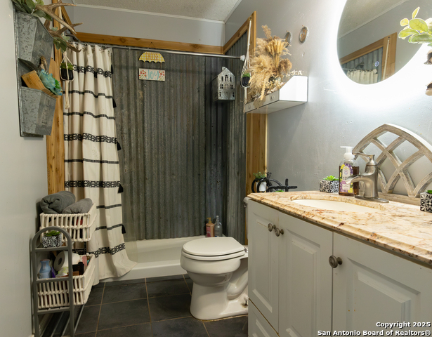 Image 10 of 26 For 324 Oak Ln  