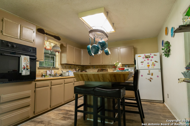 Image 5 of 26 For 324 Oak Ln  