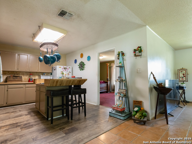 Image 6 of 26 For 324 Oak Ln  