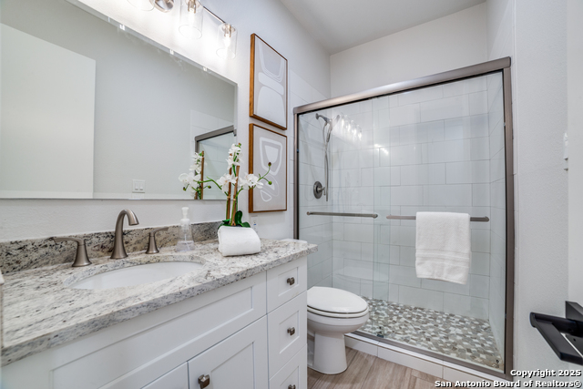 Image 16 of 24 For 7711 Broadway  11b