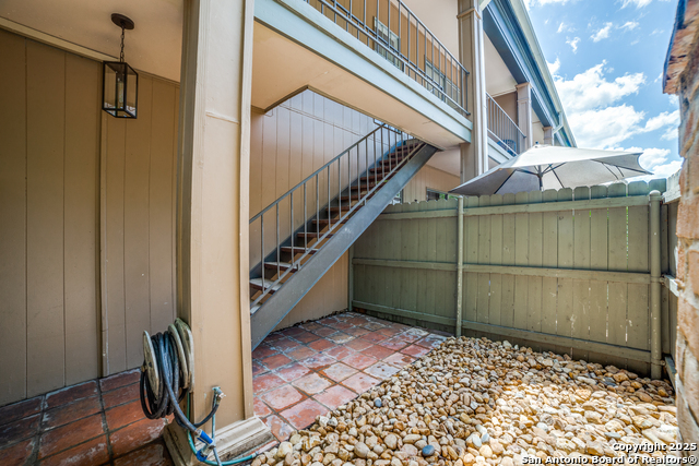 Image 18 of 24 For 7711 Broadway  11b