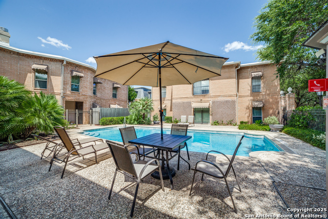 Image 22 of 24 For 7711 Broadway  11b