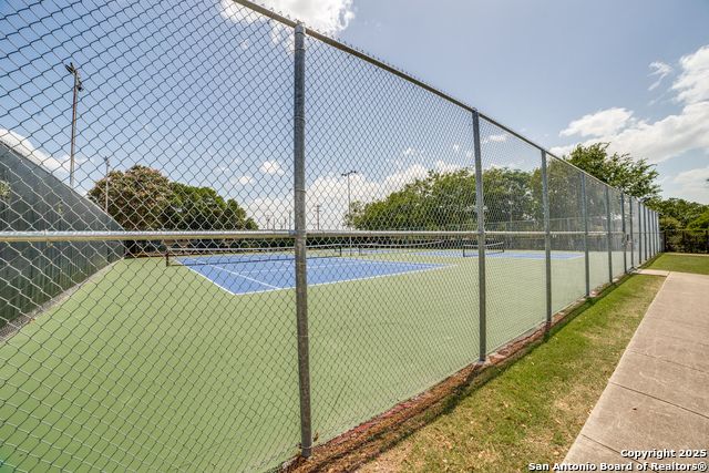 Image 24 of 24 For 7711 Broadway  11b