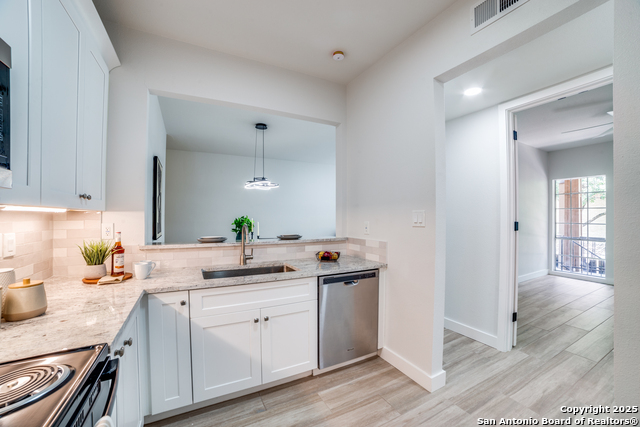 Image 8 of 24 For 7711 Broadway  11b