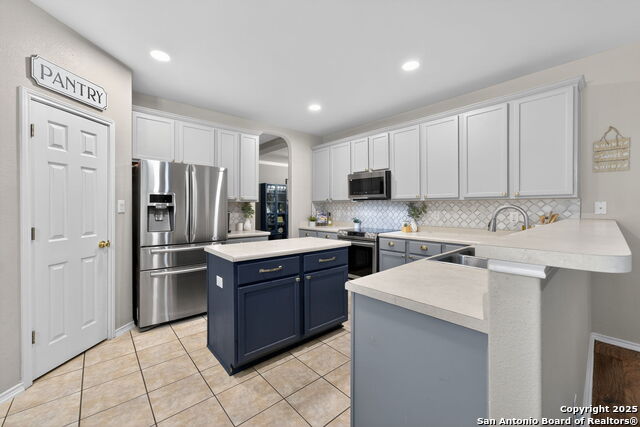 Listing photo id 8 for 17239 Tarkio Way