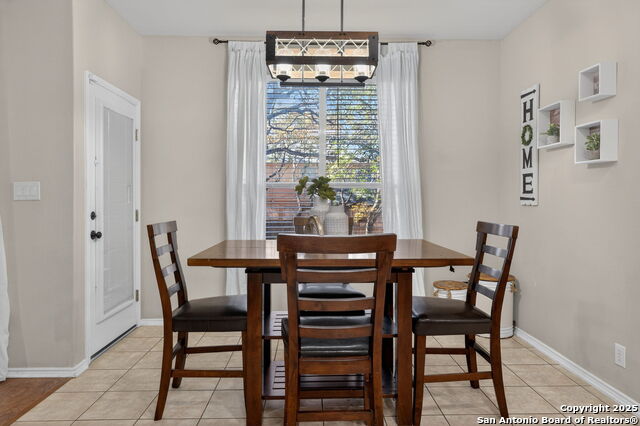 Listing photo id 13 for 17239 Tarkio Way