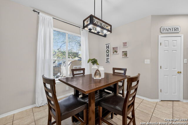 Listing photo id 14 for 17239 Tarkio Way