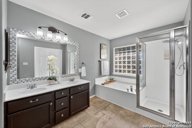 Listing photo id 23 for 17239 Tarkio Way