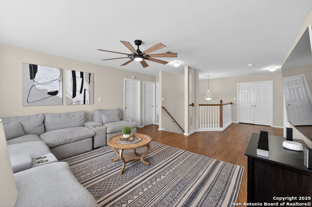 Listing photo id 30 for 17239 Tarkio Way