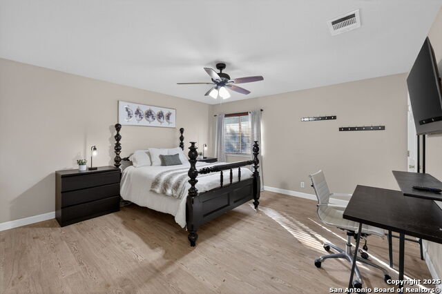 Listing photo id 32 for 17239 Tarkio Way