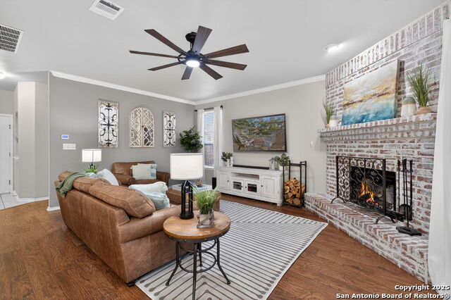 Listing photo id 5 for 17239 Tarkio Way