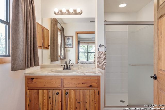 Listing photo id 33 for 945 Elm Pass