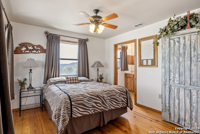 Listing photo id 37 for 945 Elm Pass