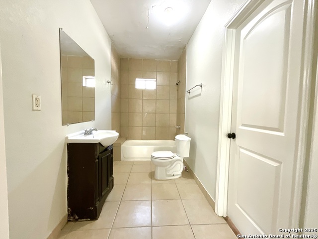 Image 18 of 23 For 1409 Woodlawn Avenue W 5