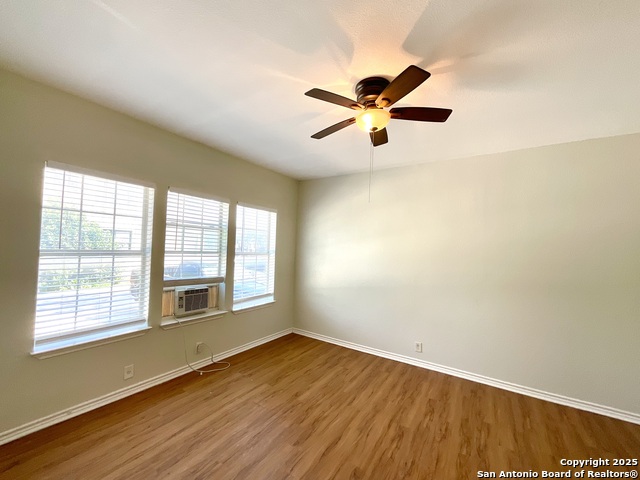 Image 20 of 23 For 1409 Woodlawn Avenue W 5