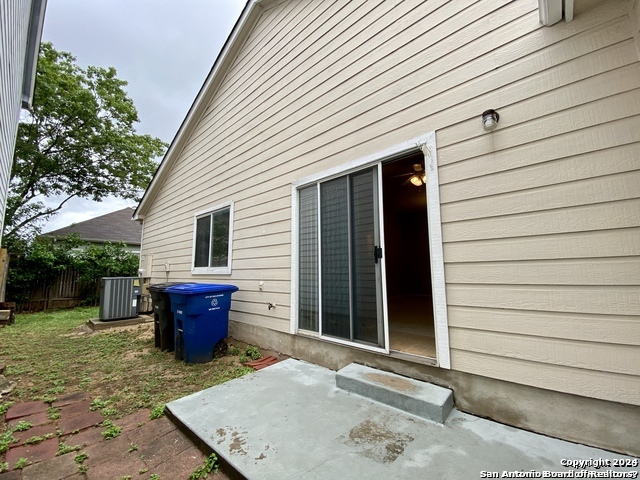 Image 12 of 15 For 7707 Crown Gate Dr