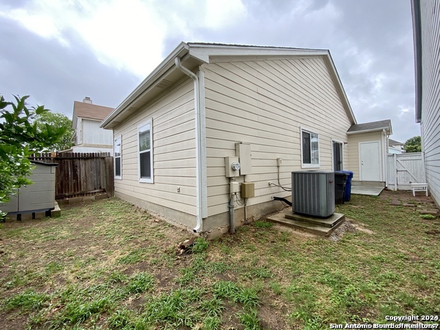 Image 13 of 15 For 7707 Crown Gate Dr