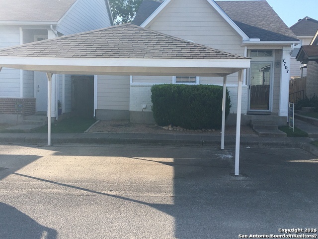 Image 14 of 15 For 7707 Crown Gate Dr