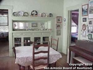 Image 2 of 4 For 1121 Agarita Ave W